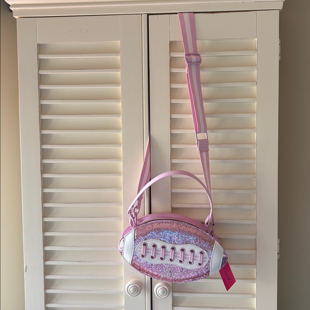 βοΈXOX Betsey Johnson Pink Glitter Football-Shaped Bag π - Picture 2 of 6